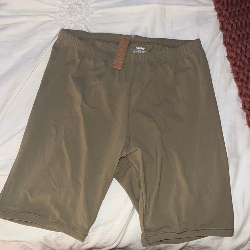 Skims Fits Everybody Boy Short in Khaki
